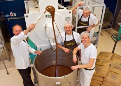 Schokoladenproduktion in der Nähe der Backhendlstation (c) Manufaktur Zotter