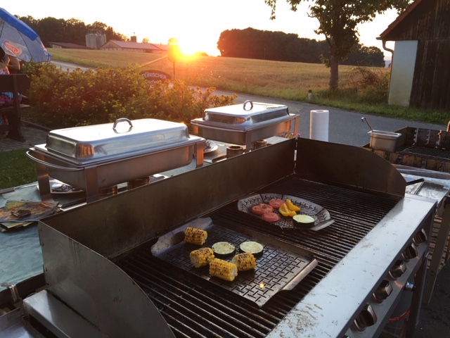 Donnerstagsgrillerei in der Backhendlstation Schneider